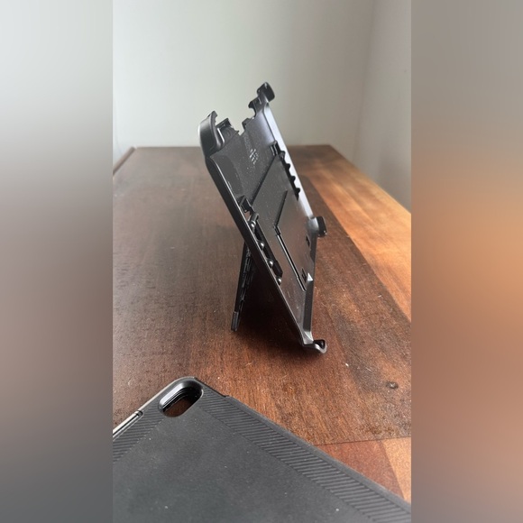 Used Modified OtterBox Defender Series Case for iPad Air 11-inch (M2) (2024) - Picture 4 of 9